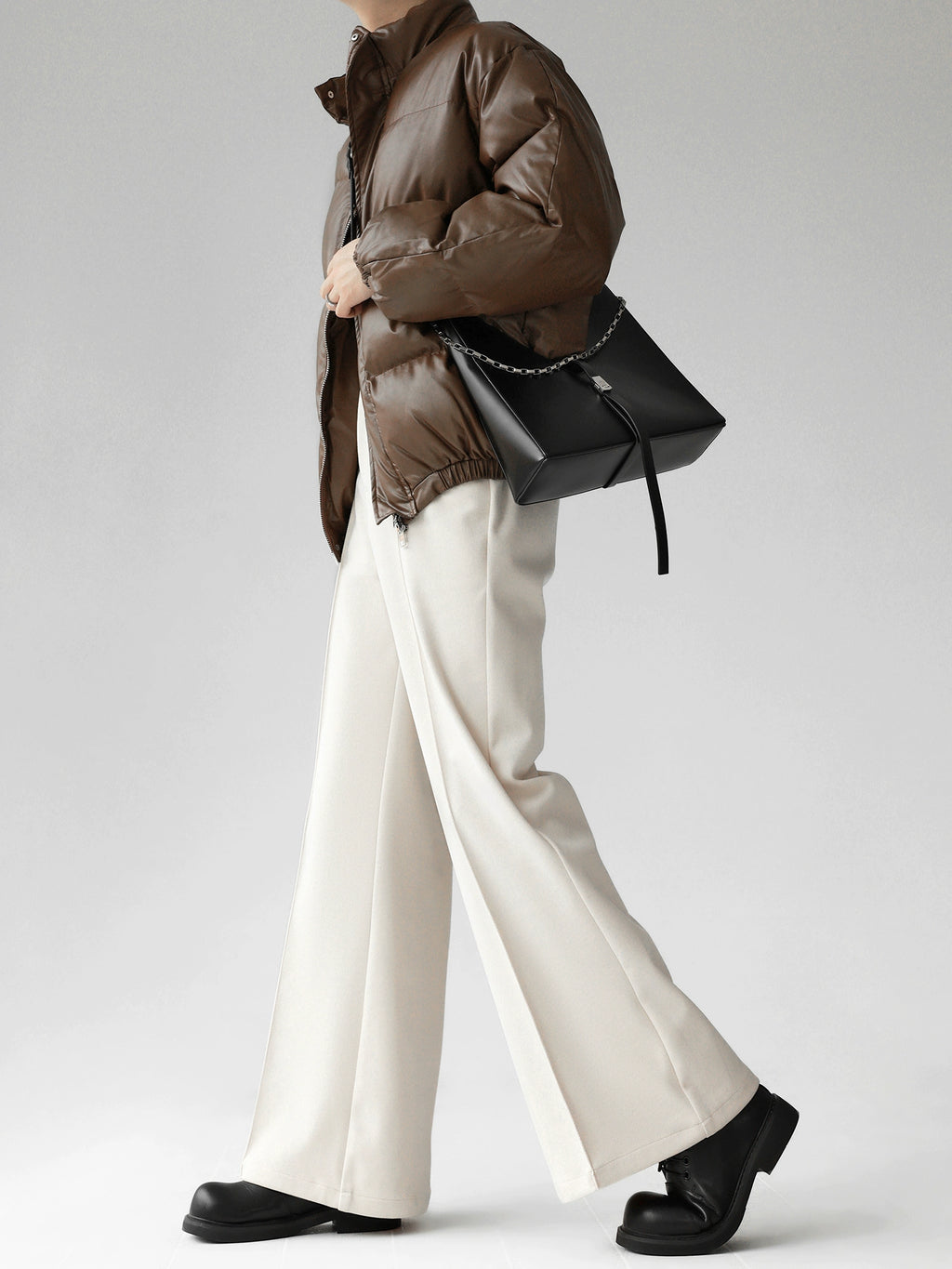 センタープレスワイドセミフレアスラックス