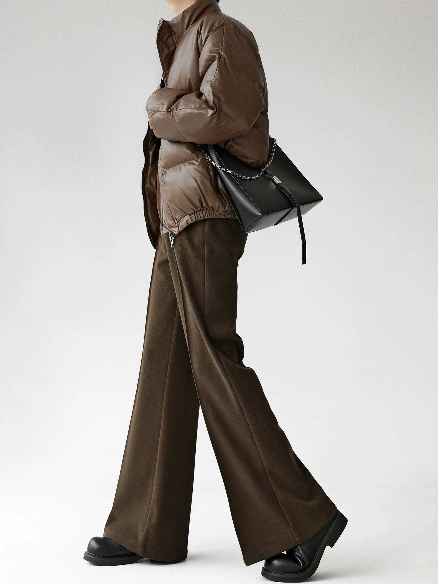 センタープレスワイドセミフレアスラックス