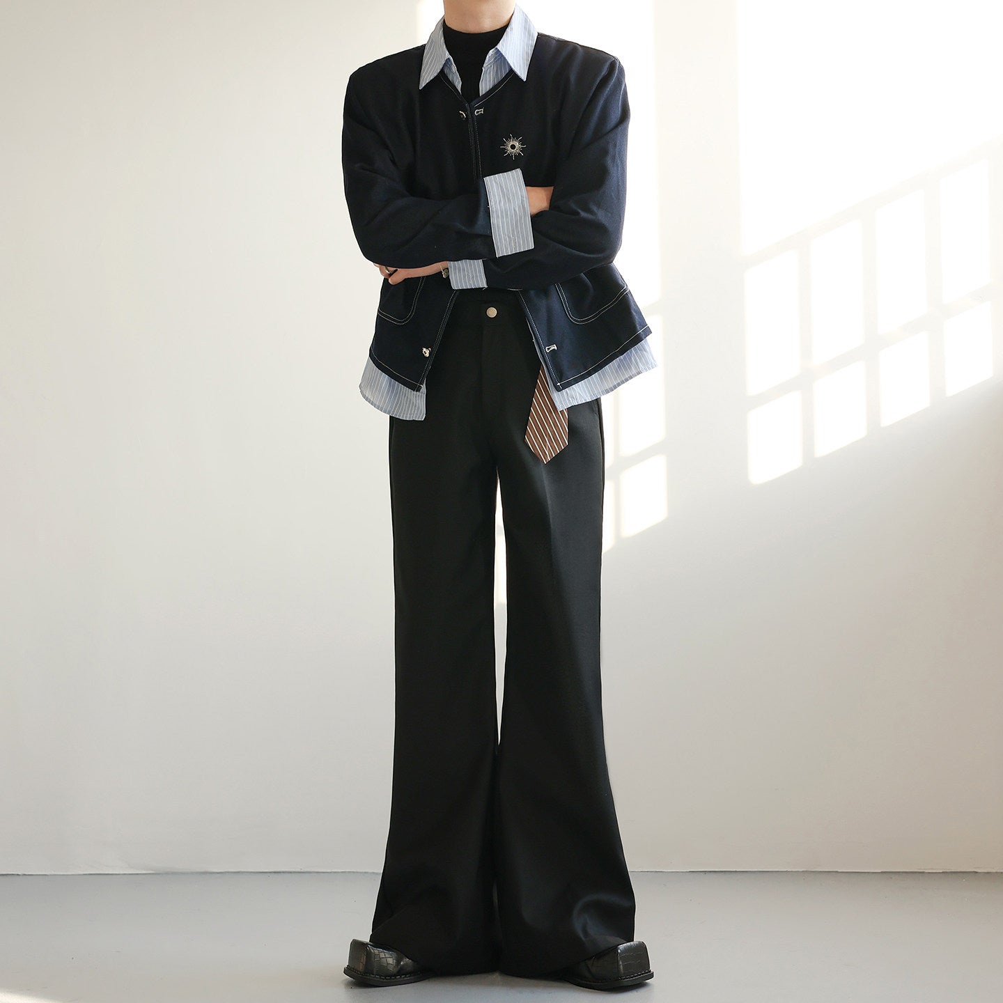 ネクタイアクセントワイドスラックス