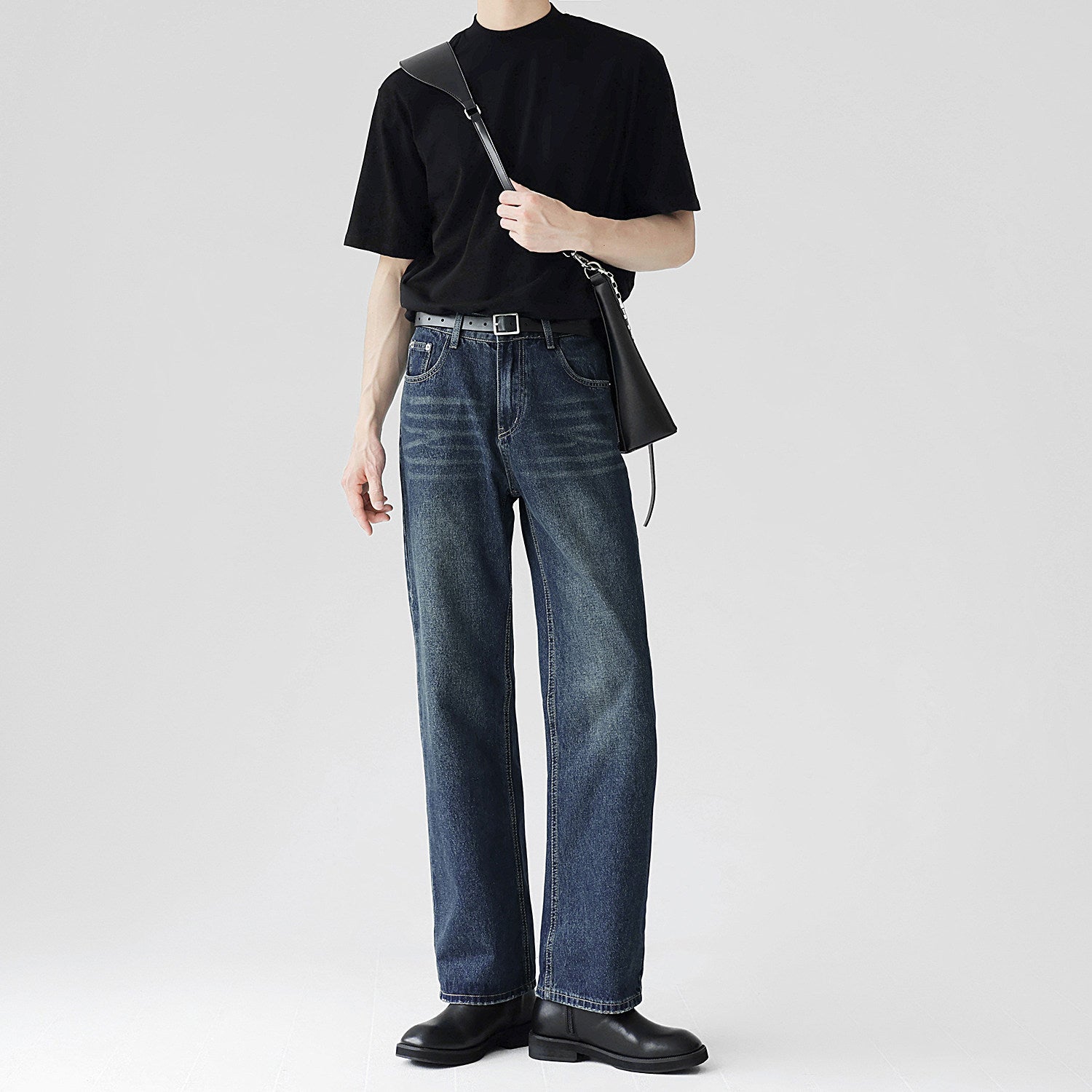 ディープトーンミニマルストレートデニム