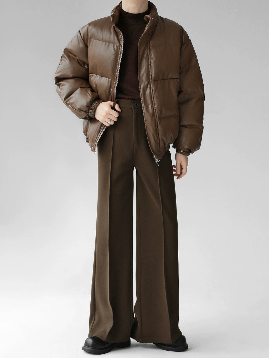 センタープレスワイドセミフレアスラックス